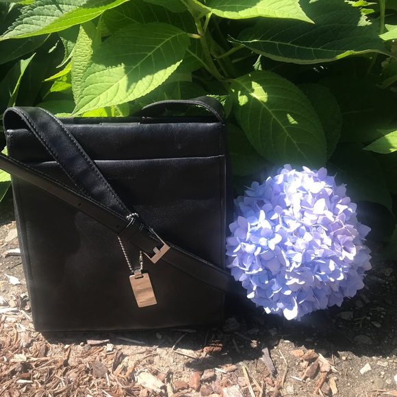 Vintage Nine West Black Leather Shoulder Bag/Crossbody - Picture 8 of 9